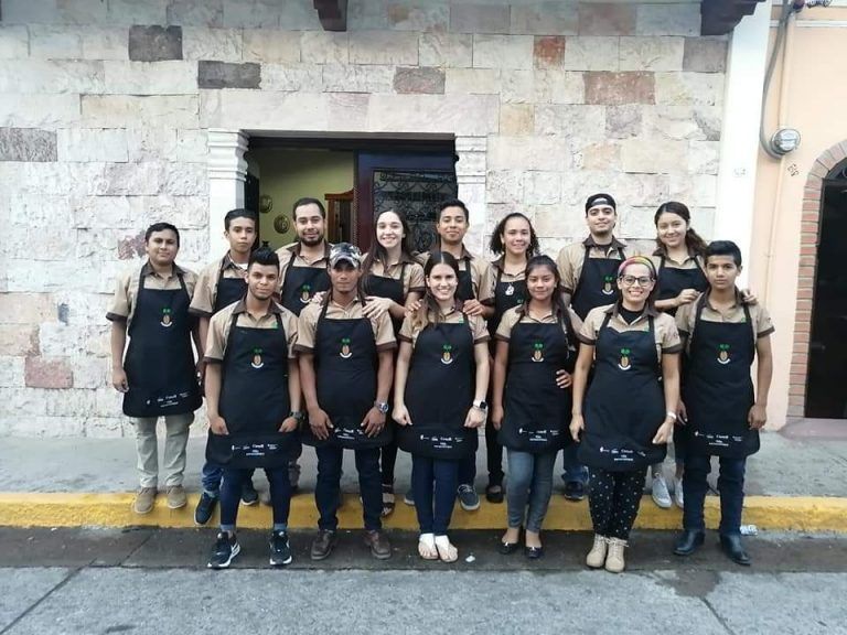 Equipo de catadoras trabajando en el laboratorio